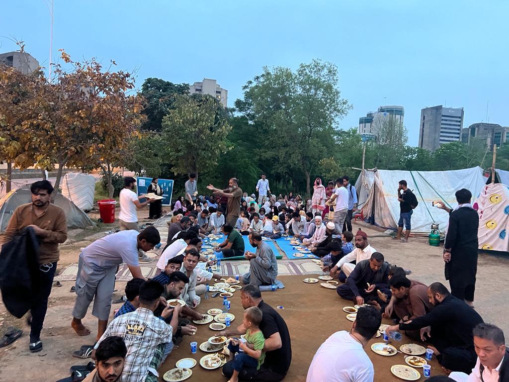 In Muslim-majority Asian countries, the Communities of Sant'Egidio offer Ramadan dinners to the poorest